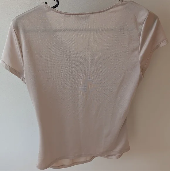 New York & Company Women's champagne color stretch short sleeve top. Size small - Picture 7 of 8